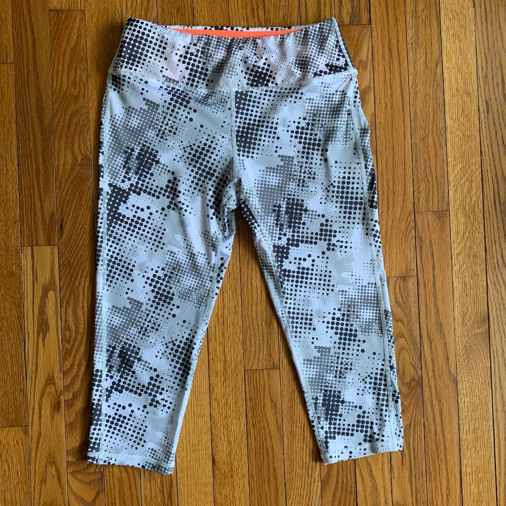 Pro Player NWOT Women's Med Workout Capri Pant